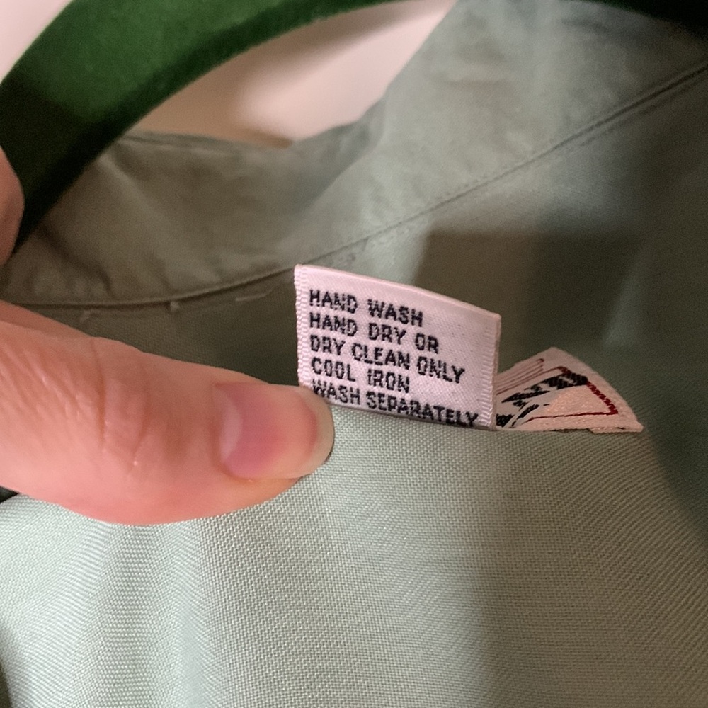 Vintage Men's Mint Green Button-Up Silk Shirt (S) - Picture 4 of 8